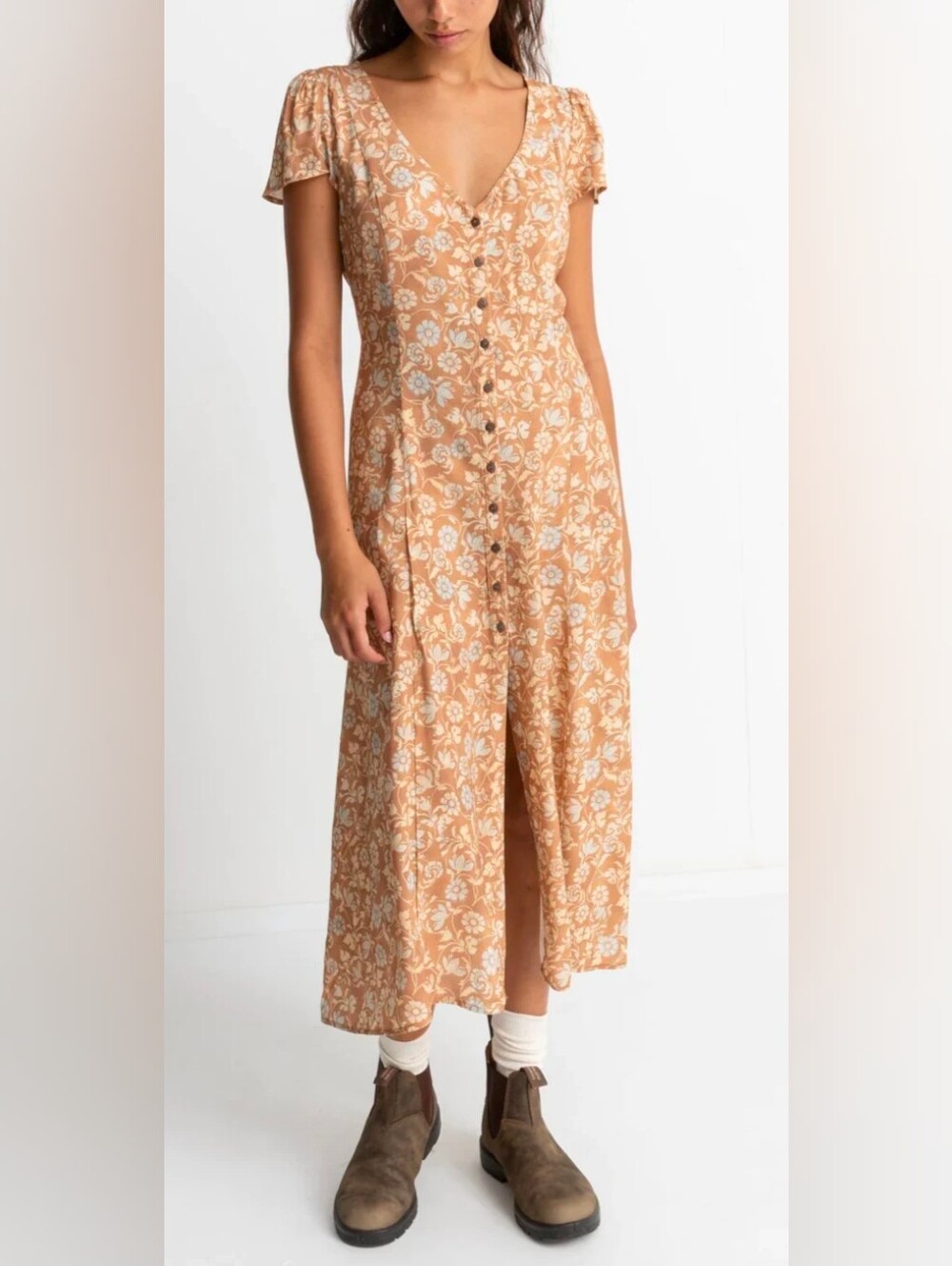 Rhythm Highland Cap Sleeve Midi Dress in Oak size small